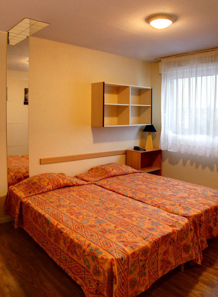 Kosy Appart'Hotel Le Champ De Mars Reims Exterior photo