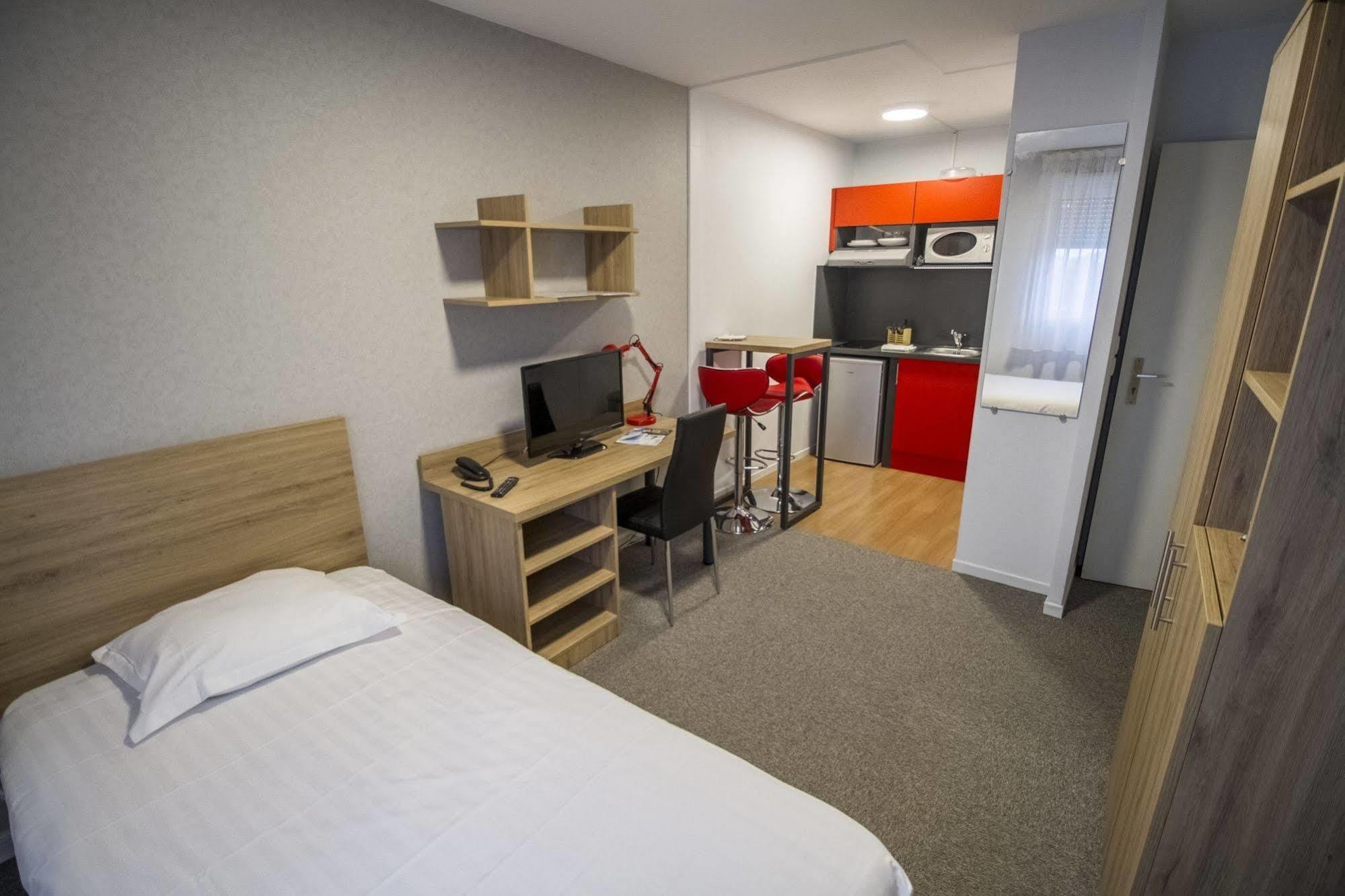 Kosy Appart'Hotel Le Champ De Mars Reims Exterior photo